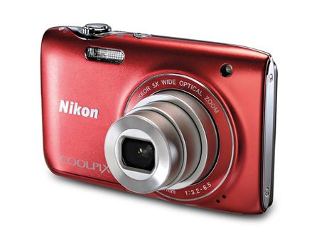 Compact camera sales drop by 30%