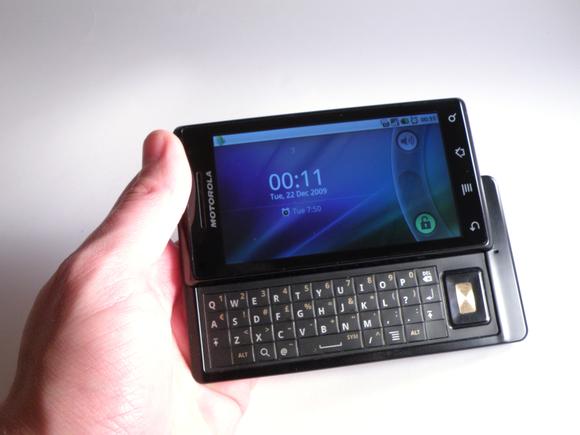 Motorola Milestone users get Android 2.1 over the air