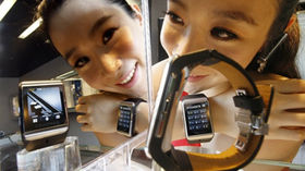 iWatch faces stiff competition as Samsung confirms smart watch