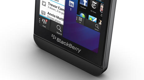 BLIP: BlackBerry pulls buggy Twitter update for BB10, tells users to downgrade