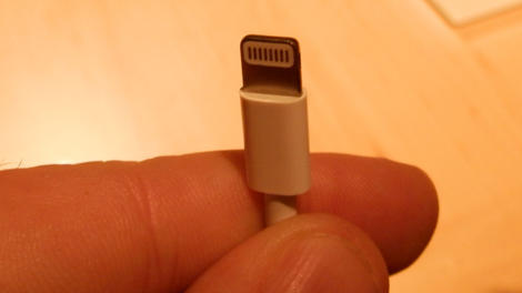 Cheaper iPhone 5 Lightning cable adaptors not coming any time soon