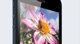 iOS vs. Android: will screen size determine top phone system?