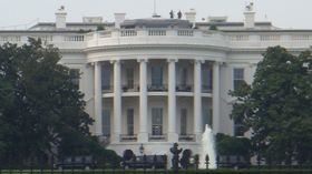 Obama expected to tap top ex-lobbyist to lead FCC