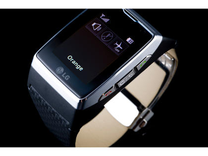 the-lg-gd910-watchphone