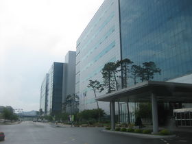 Special report: inside Samsung's LCD plant