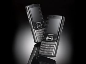 Samsung launches D780 dual standby phone