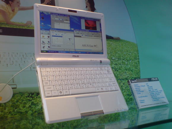 New Eee PC 900: Review coming next week