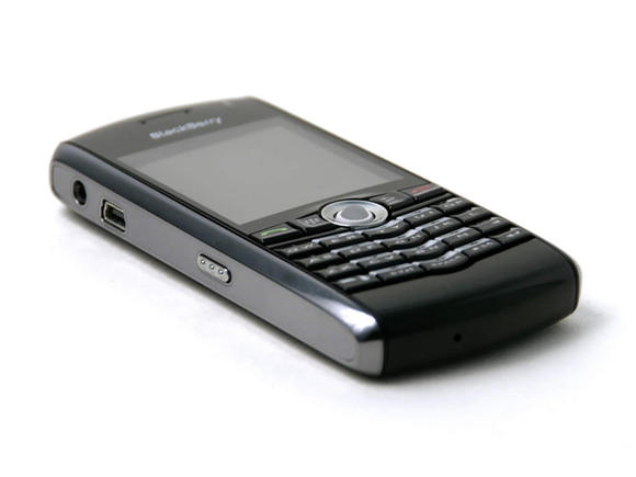 More BlackBerry 9000 details surface